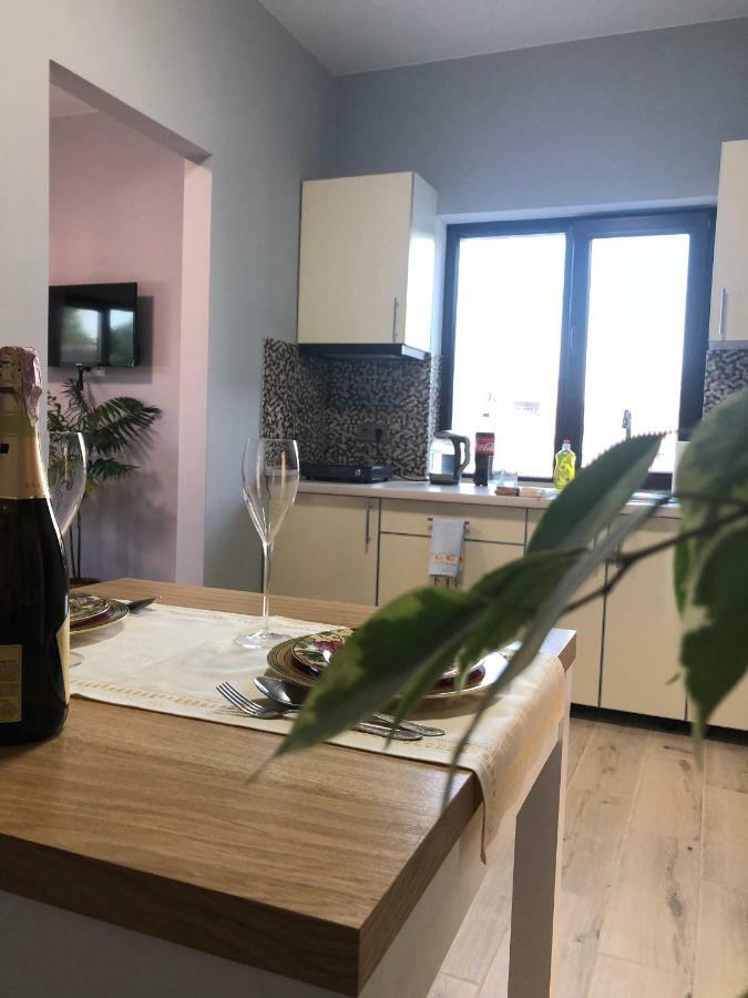 Reef Apartments Odessa Eksteriør billede